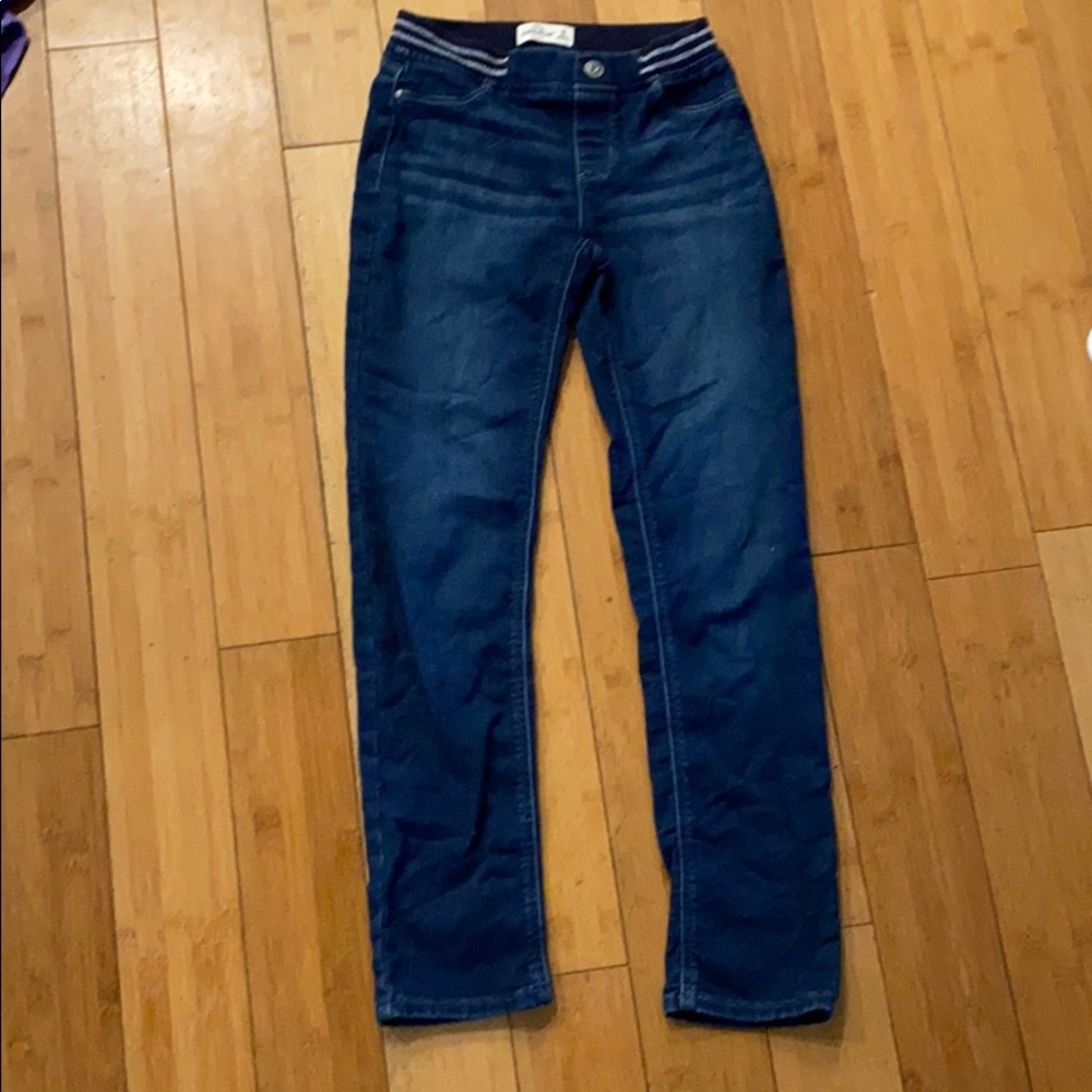 Skinny blue jeans
